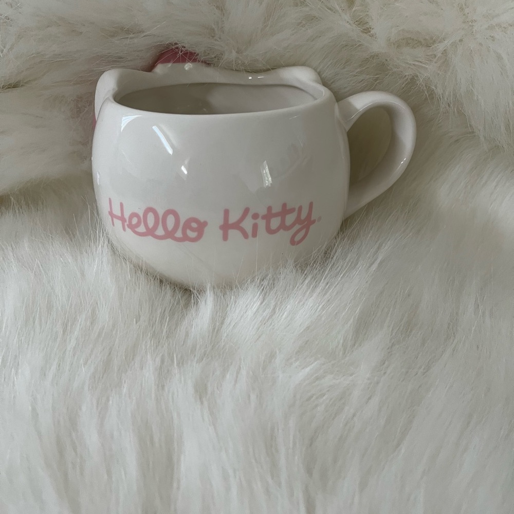 Hello Kitty Mug - Picture 3 of 6